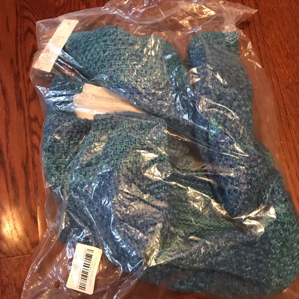 Mermaid bottom throw